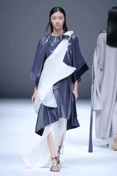 當(dāng)傳統(tǒng)遇見未來(lái) 傳統(tǒng)色彩與工藝在現(xiàn)代服裝設(shè)計(jì)中的創(chuàng)新應(yīng)用